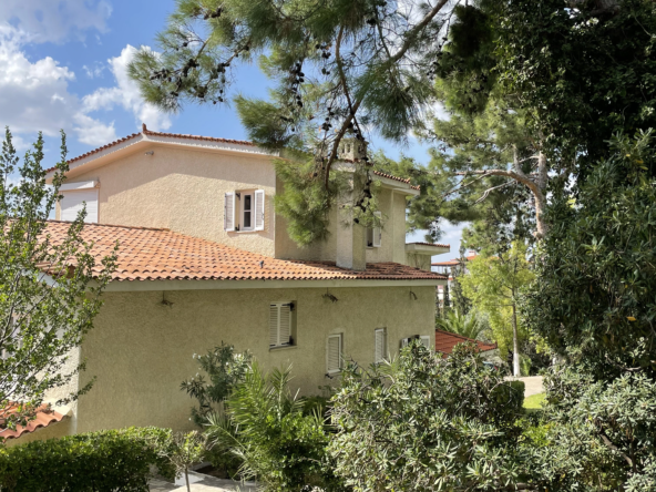 Elegant Villa for Sale in Pefki (24)