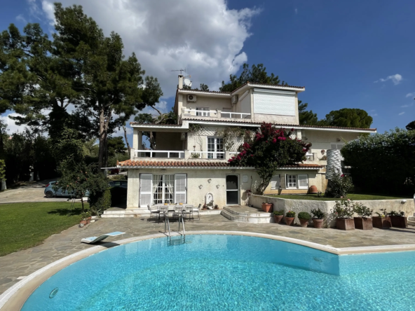 Elegant Villa for Sale in Pefki (5)