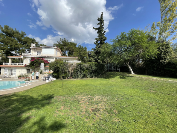 Elegant Villa for Sale in Pefki (7)