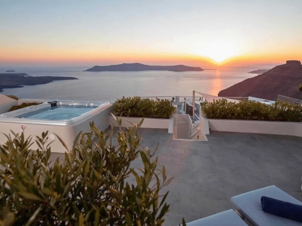 Villa-with-amazing-Views-in-Santorini-Greece-4