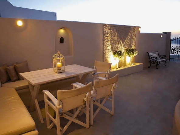 Villa-with-amazing-Views-in-Santorini-Greece-5