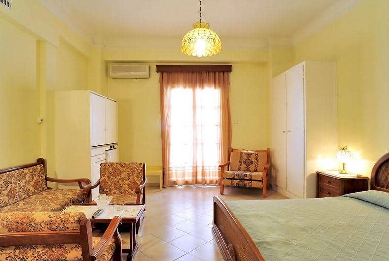 Seafront Maisonette in Syros