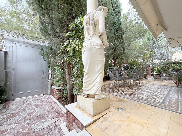 Luxury apartment for rent in the area of Papagou